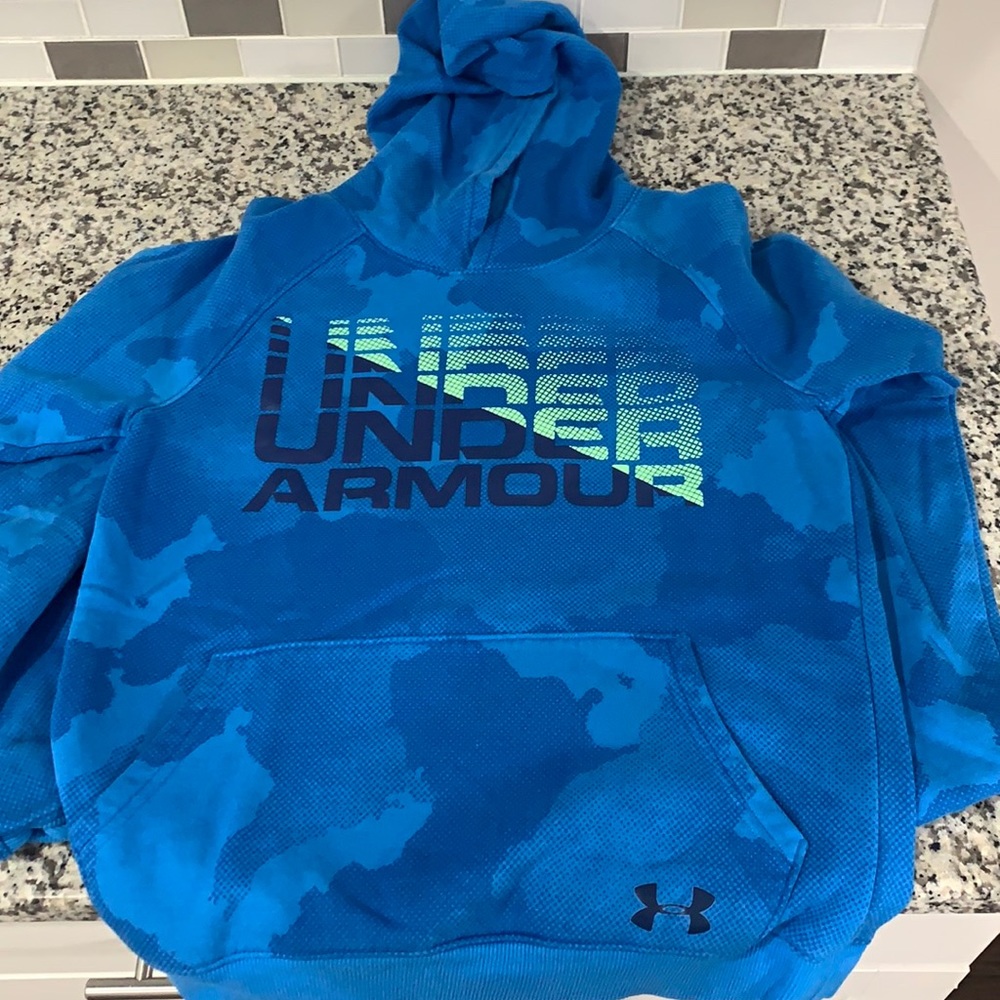 Under Armour hoodie boys size youth XL